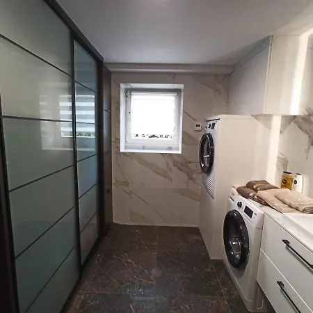 Urban Palace Bezplatne Miejsce Postojowe Wrocław